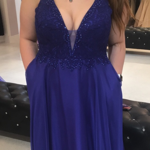 someone buy my prom dress - Picture 4 of 7